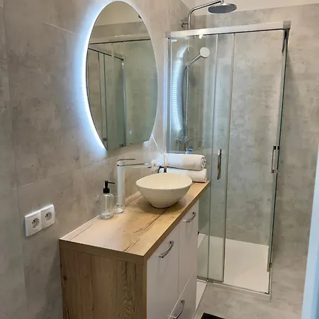 V-apart Garnizon Apartment